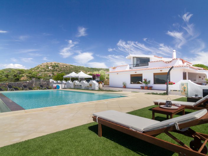 Villa con piscina a Santa Maria del Mare. Fotografia per il settore immobiliare in Sardegna
