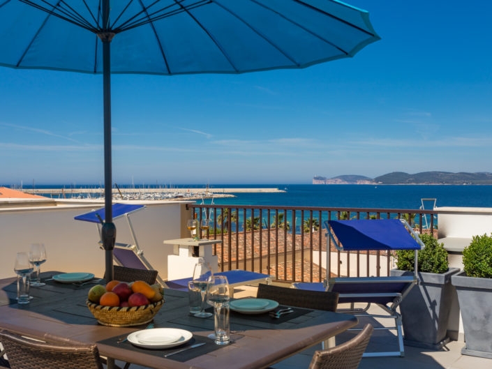 fotografia di architettura realizzata ad Alghero con bellissima vista mare. Sardegna