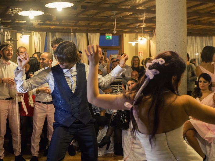 Fotografia di matrimonio realizzata a Cabras, provincia di Oristano. Festeggiamenti della coppia