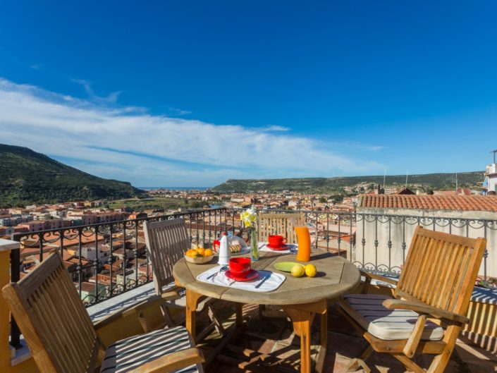 fotografia di architettura realizzata a Bosa con bellissima vista sulla città. Sardegna