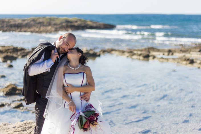 Fotografia di matrimonio realizzata a Cabras, provincia di Oristano, sulla spiaggia di Is Arutas